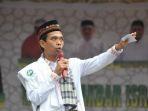 ustad-abdul-somad-saat-membawakan-ceramah.jpg