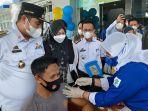 vaksin-booster-bagi-masyarakat-di-puskesmas-marusu-maros-222022.jpg