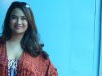 vanessa-angel-resmi-ditahan.jpg