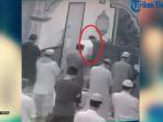 video-detik-detik-ustaz-syaefuddin-zuhri-wafat-saat-imami-sholat-subuh-buat-iri-uym.jpg