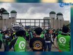video-kendaraan-roda-dua-disebut-tak-bisa-jadi-angkutan-umum-driver-ojol-demo-di-dpr-ri.jpg