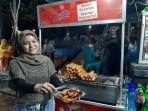 video-lezatnya-bakso-dan-sosis-bakar-di-pantai-losari-harga-cuma-rp-10-ribuan.jpg