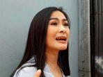 video-nama-iis-dahlia-jadi-trending-setelah-bandingkan-profesi-pilot-dengan-ojek-online.jpg