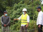 wabup-luwu-utara-suaib-mansur-tengah-meninjau-jembatan-gantung-di-desa-pongo.jpg