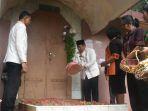 wakil-bupati-toraja-utara-yosia-rinto-kadang-tabur-bunga-di-makam-pejuang-pemekaran.jpg