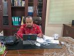 wakil-gubernur-sulsel-melakukan-video-conference-dengan-wartawan-selasa-3132020.jpg