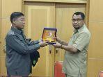 wakil-ketua-i-dprd-boven-digoel-rondong-sapara.jpg