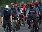 walikota-makassar-danny-pomanto-saat-bersepeda-bersama-forkopimda-862021.jpg