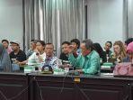 warga-desa-wani-ii-saat-menyampaikan-aspirasinya-t.jpg