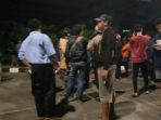 warga-di-sekitar-lokasi-penemuan-mayat_20180525_084849.jpg
