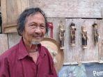 yohanes-korang-65-satu-satunya-pemahat-tulang-kerbau.jpg