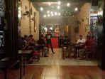 yr-cloud-and-cafe-di-jl-bau-massepe.jpg