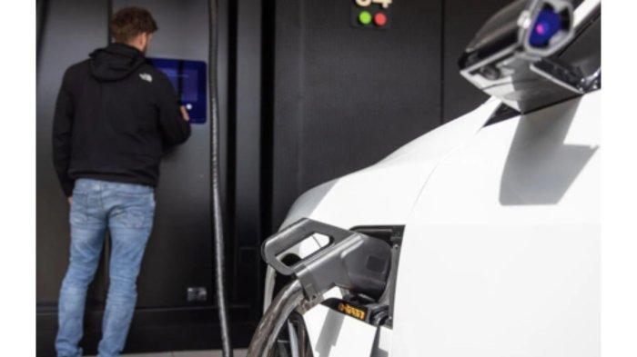 Produsen Mobil Tiongkok Mengembangkan Pengisian Daya Listrik Cepat