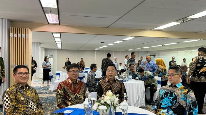 APRESIASI - Kegiatan penandatanganan kerja sama pengolahan sampah menjadi energi listrik (PSEL) di Kantor Kementerian Lingkungan Hidup RI, Jakarta, Senin (13/4/2026). Wali Kota Tomohon, Caroll Joram Azarias Senduk, hadir langsung dalam kegiatan tersebut bersama sejumlah kepala daerah di Sulawesi Utara.