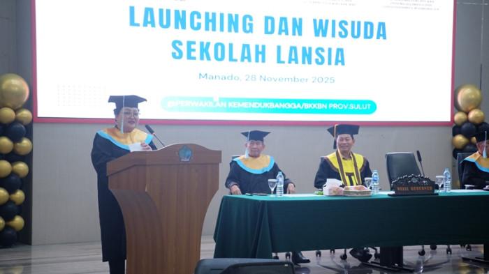 LAUNCHING - Wagub Sulut hadiri Wisuda Lansia dan Launching Sekolah Lansia PWRI, yang digelar di Ruang Mapalus Kantor Gubernur Sulut, Jumat (28/11/2025).