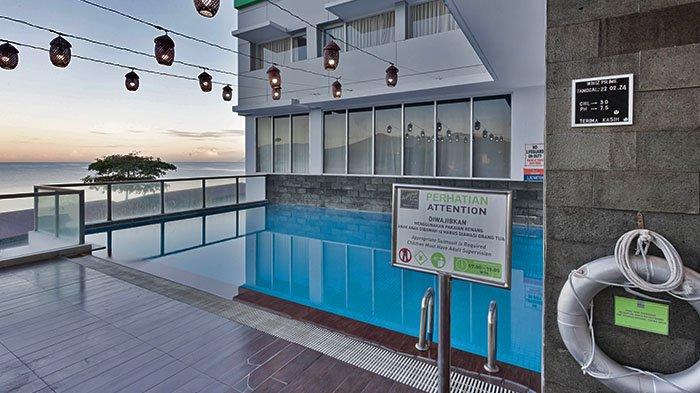 Nikmati Berenang dengan View Laut di Whiz Prime Hotel Megamas Manado