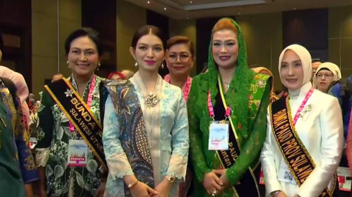 BERSYUKUR: Anik Yulius Selvanus sukses menerima Penghargaan Apresiasi Bunda PAUD Tingkat Nasional Tahun 2025.