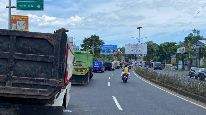 BREAKING NEWS : Antrean BBM Solar di SPBU Kairagi Satu Manado Sulawesi Utara Kembali Mengular