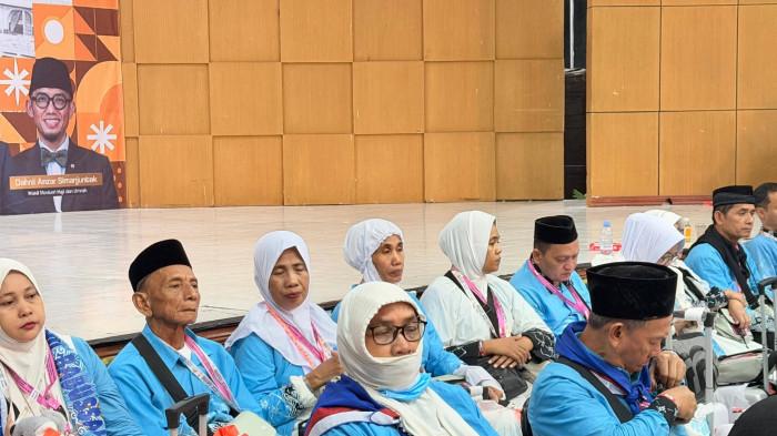 BERANGKAT - Sebanyak 34 jemaah haji asal Provinsi Sulawesi Utara yang tergabung dalam Kelompok Terbang (Kloter) 6 BPN resmi diberangkatkan menuju Madinah, Selasa (6/5/2026) dini hari.