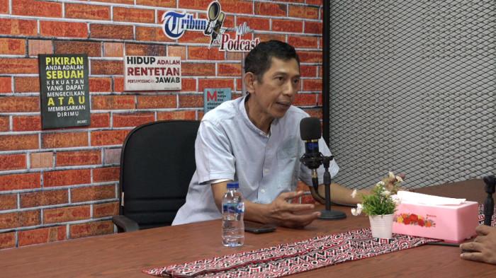 BASO AFFANDI - Direktur Barometer Suara Indonesia Baso Affandi di Studio Tribun Manado, Selasa (3/2/2026). Baso Affandi hadir sebagai narasumber mengulas tema Mengukur Kekuatan Partai Solidaritas Indonesia (PSI) dan Jokowi Effect di Sulawesi Utara.