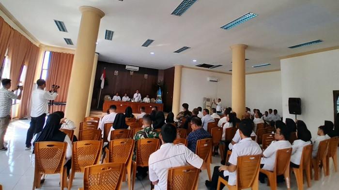 DEKOPINDA: Kabupaten Bolmong, Sulut, menjadi tuan rumah Musyawarah Daerah Dekopinda Kabupaten/Kota se Sulut periode 2025-2030, Rabu (26/11/2025). Acara ini dihadiri langsung Bupati Bolmong Yusra Alhabsyi dan Wabub Dony Lumenta, ketua Dekopin Sulut Vicky Lumentut, Sekda Bolmong Abdullah Mokoginta serta pengurus Dekopin dan jajaran OPD Pemkab Bolmong.
