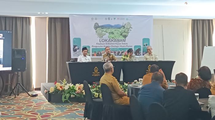 Bupati Bolmong Yusra Alhabsyi saat buka kegiatan di Hotel SutanRaja Kotamobagu