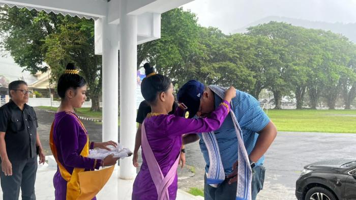 TERIMA AUDIENSI - Bupati Sangihe Michael Thungari terima audiensi delegasi Kemah Texas Amerika Serikat, Senin (25/5/2026). Bahas kerja sama lingkungan hidup,
