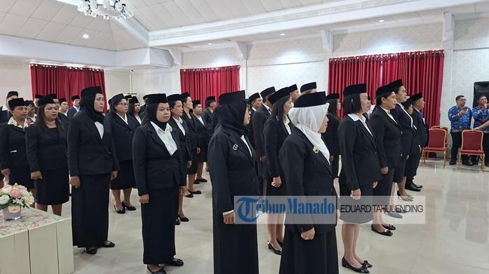 Bupati Kabupaten Kepulauan Sangihe Michael Thungari melantik pejabat administrator,
