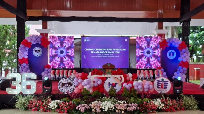 PEMENANG - Cloaing ceremony. Inilah suasana closing ceremony Hari Persatuan Remaja (HPR) Sinode GMIM di Pendopo Kantor Bupati Minahasa Utara Kelurahan Airmadidi Atas Kecamatan Airmadidi. Sekaligus dengan penyerahan hadiah lomba.