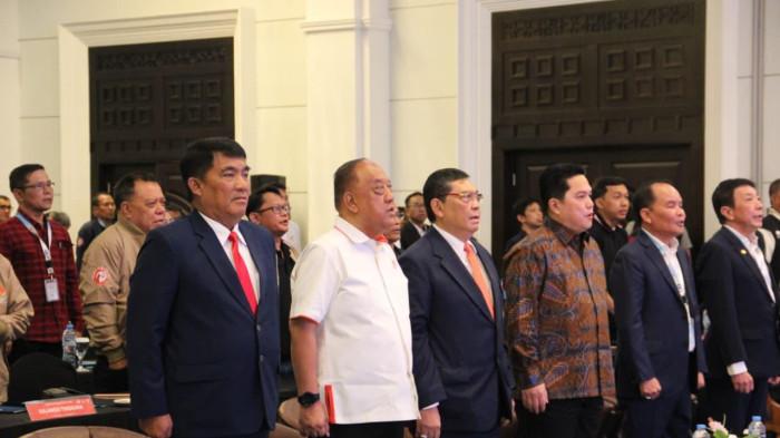 DPRD - Fakta menarik terungkap dalam rapat paripurna DPRD Provinsi Sulawesi Utara saat Panitia Khusus (Pansus) membahas Laporan Keterangan Pertanggungjawaban (LKPJ) Gubernur Tahun Anggaran 2025, Senin (13/4/2026). Dalam pembahasan tersebut, terungkap gaya kepemimpinan Gubernur Yulius Selvanus yang dinilai konsisten menerapkan efisiensi anggaran, bahkan dimulai dari dirinya sendiri.