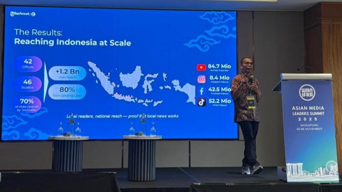 PEMBICARA - CEO Tribun Network Dahlan Dahi saat jadi pembicara pada WAN-INFRA AMLS di Singapura, Rabu (5/11/2025). Dahlan membeberkan strategi yang dilakukan Tribun Network menghadapi tantangan dan disrupsi.