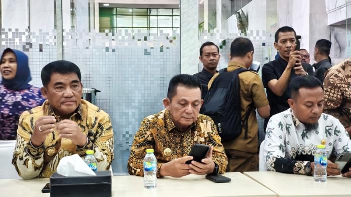 HADIRI UNDANGAN - Gubernur Sulawesi Utara (Sulut) Yulius Selvanus Komaling (YSK) menghadiri undangan khusus dari Menteri Keuangan RI, Purbaya Yudhi Sadewa, Selasa (7/10/2025).