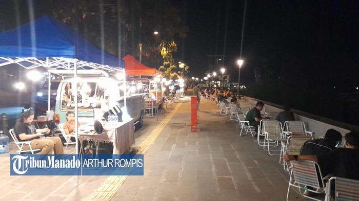 UMKM - Sederet unit Food Truck UMKM di MBW II Malalayang Manado.  Tempat nongkrong baru di Kota Manado, Sulut. Pengunjung bisa menikmati vibe Ngopi Tepi Pantai dengan POV Sunset.