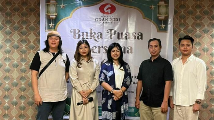 Foto bersama usai buka puasa di Hotel Gran Puri Manado.