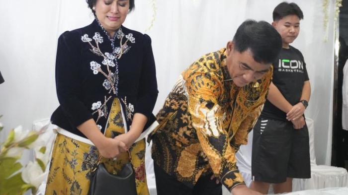GUBERNUR SULUT - Gubernur Sulawesi Utara Yulius Selvanus dan Ketua