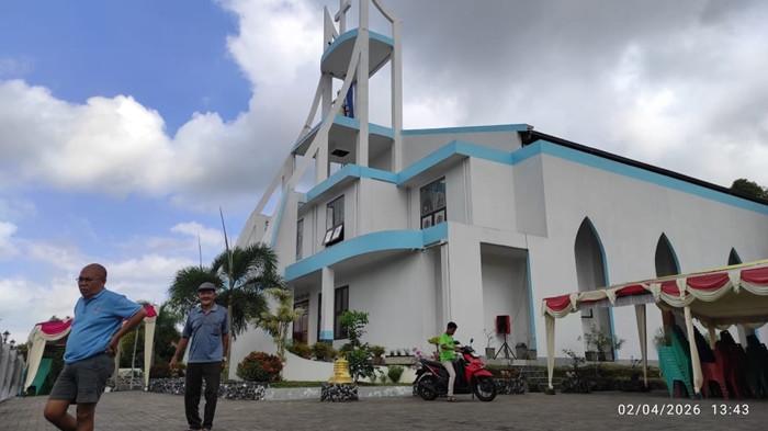 Gereja Katolik Paroki Bunda Hati Kudus Rumengkor.