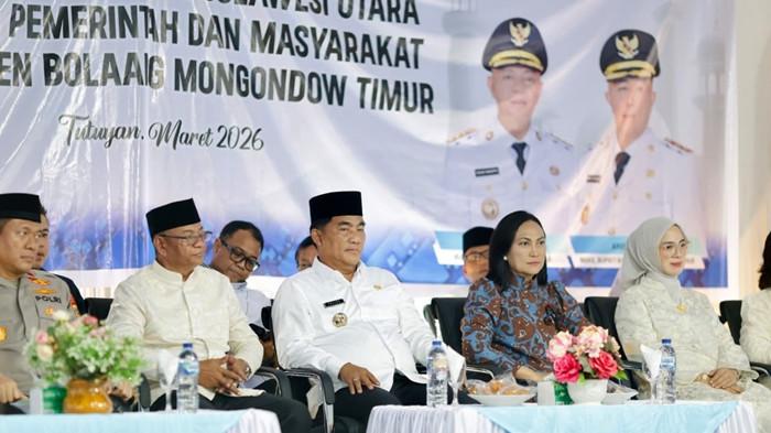 Gubernur Sulawesi Utara Yulius Selvanus Komaling Safari Ramadhan di Boltim