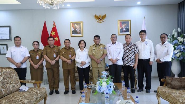 Gubernur Sulut Yulius Selvanus Komaling (YSK) walubi ah