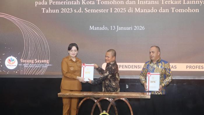 HADIR - Wakil Wali Kota Tomohon, Sendy G. A. Rumajar, menghadiri kegiatan.k89896