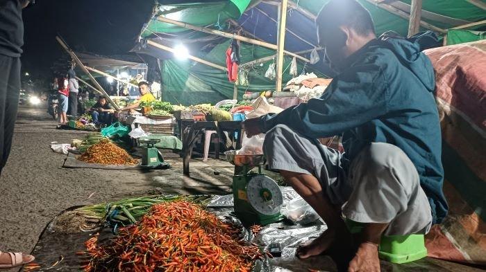 Update Harga Rica dan Tomat di Pasar Tradisional Poyowa Kecil, Kotamobagu, Sulawesi Utara