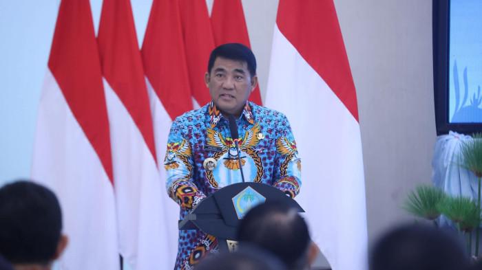 IMBAU - Gubernur Sulawesi Utara Yulius Selvanus Komaling (YSK), mengimbau seluruh masyarakat di Sulawesi Utara untuk meningkatkan kewaspadaan menghadapi potensi cuaca ekstrem yang diperkirakan terjadi pada 19 hingga 21 Mei 2026.