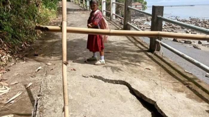 Jalan Amblas di Kelurahan Manado Tua Dua Bikin Siswa Kerap Terlambat ke Sekolah
