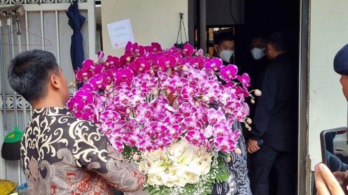 Jokowi Kirim Buket Bunga Ucapan Selamat Ulang Tahun untuk Megawati
