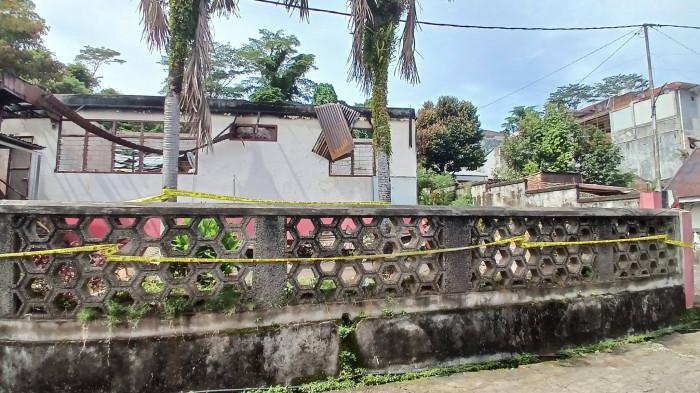 KEBAKARAN - Kondisi terkini Panti Werdha Damai, Lingkungan 7 Kelurahan Ranomuut, Kecamatan Paal Dua, Kota Manado, Sulawesi Utara, Senin (29/12/2025). Sebanyak 16 lansia meninggal dalam kebakaran yang melahap Panti Werdha Damai.