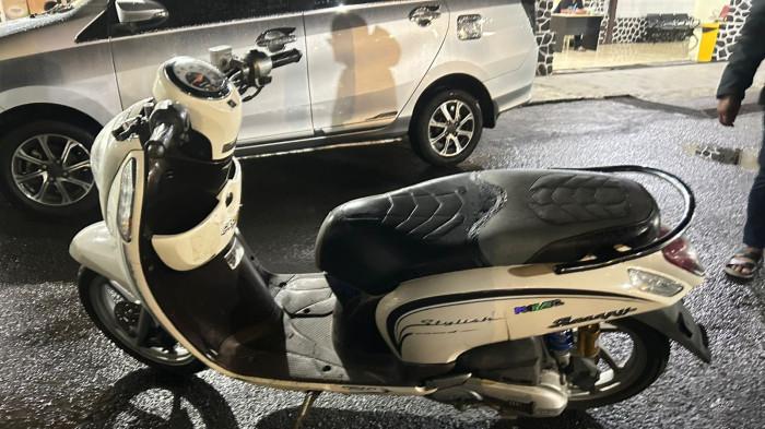 KECELAKAAN MAUT - Motor yang terlibat kecelakaan lalu lintas (lakalantas) di Jalan Raya Manado Bitung, Desa Kaasar, Kecamatan Kauditan, Kabupaten Minahasa Utara (Minut), Provinsi Sulawesi Utara (Sulut). Kecelakaan tersebut terjadi pada Sabtu (20/9/2025).