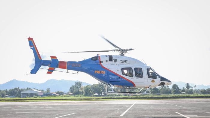 KUNKER: Wakil Gubernur Sulut Victor Mailangkay mewakili Gubernur Sulut Yulius Selvanus Komaling mendampingi Menteri Dalam Negeri RI Tito Karnavian, Menteri Perumahan dan Kawasan Permukiman RI Maruarar Siraitmenuju Pulau Siau, Kabupaten Kepulauan Sitaro.