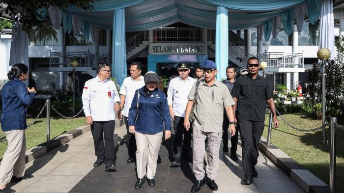 KUNKER: Wakil Gubernur Sulut Victor Mailangkay mewakili Gubernur Sulut Yulius Selvanus Komaling mendampingi Menteri Dalam Negeri RI Tito Karnavian, Menteri Perumahan dan Kawasan Permukiman RI Maruarar Siraitmenuju Pulau Siau, Kabupaten Kepulauan Sitaro.