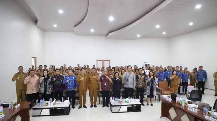 MITRA - Kabupaten Minahasa Tenggara (Mitra) ditetapkan sebagai salah satu dari tiga daerah di Indonesia yang menjadi calon Percontohan Kabupaten/Kota Antikorupsi Tahun 2025 oleh Komisi Pemberantasan Korupsi (KPK) RI.