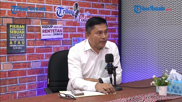 SAKSI KATA - Pengungkapan kasus 3 ton miras di Kota Manado, Sulut oleh Polresta Manado pada Rabu, 8 Oktober 2025, pukul 00.00 Wita. Wawancara Tribun Manado bersama narasumber Kasat Narkoba Polresta Manado AKP Hilman Muthalib (kiri).