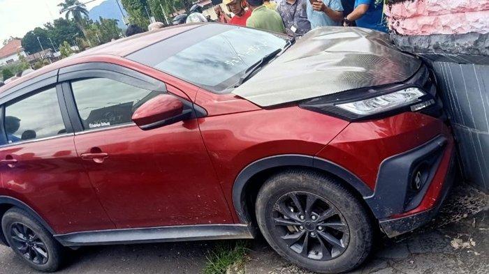 Kronologi Kecelakaan di Simpang Empat Kotamobagu Sulawesi Utara, Tabrakan Ambulans dan Mobil Lain